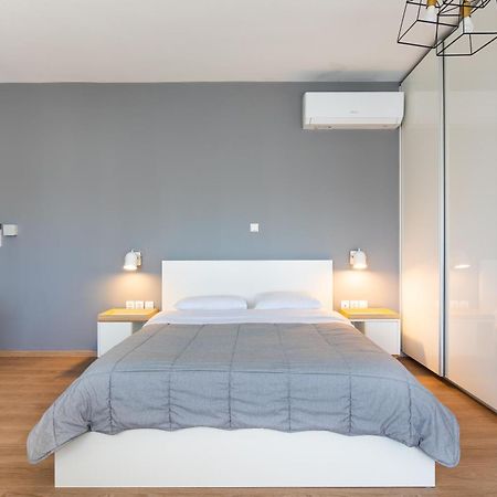 Boutique Studios Near Airport Палини Екстериор снимка