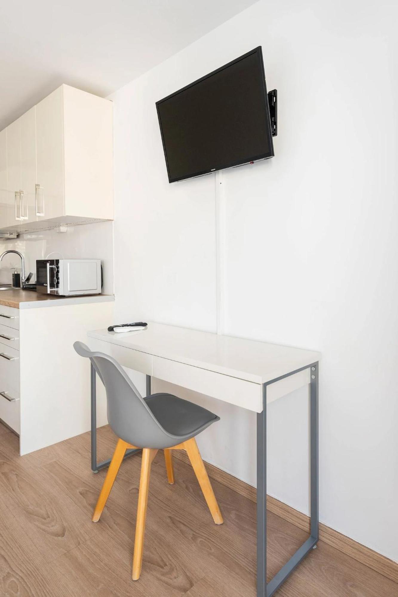 Boutique Studios Near Airport Палини Екстериор снимка