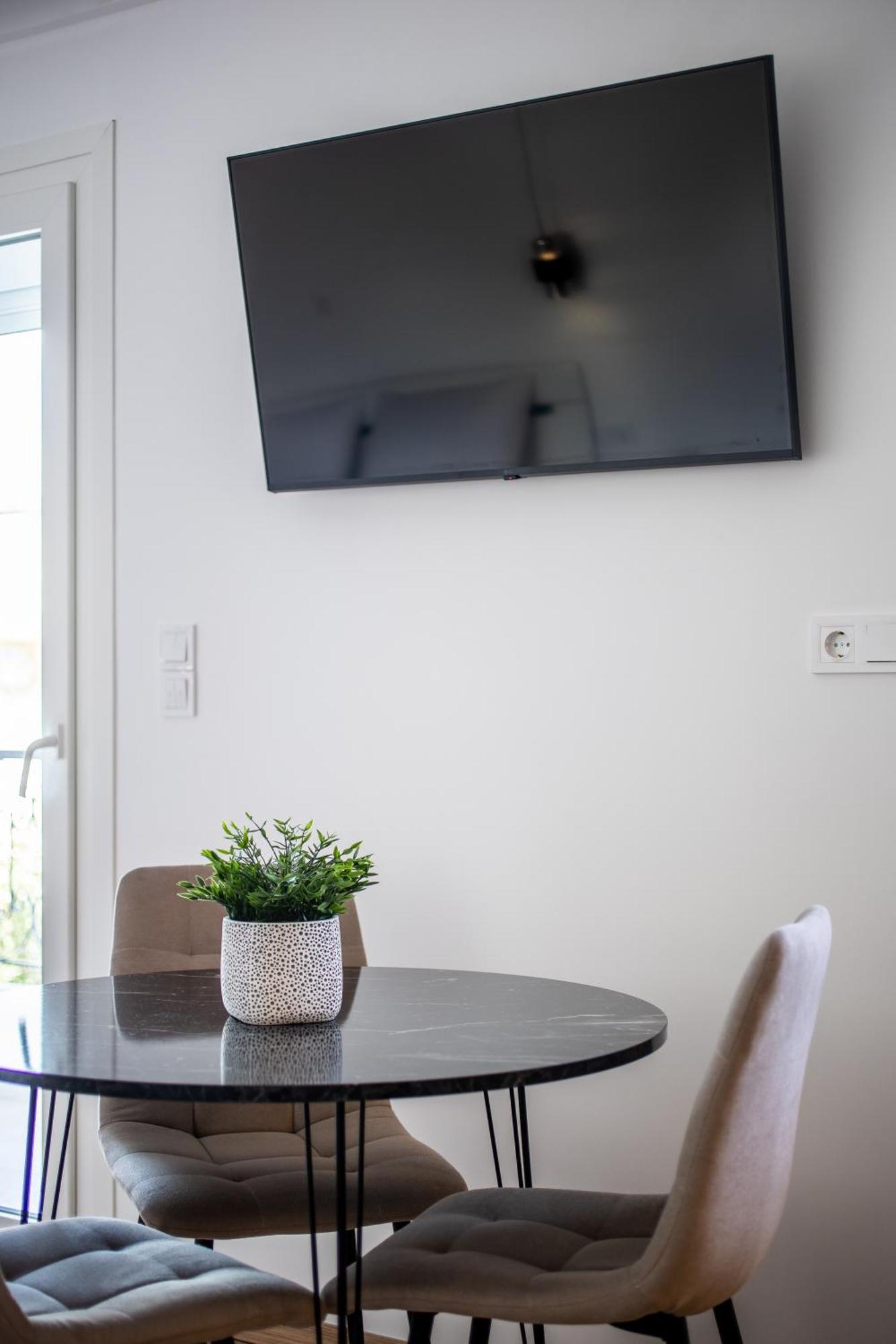 Boutique Studios Near Airport Палини Екстериор снимка