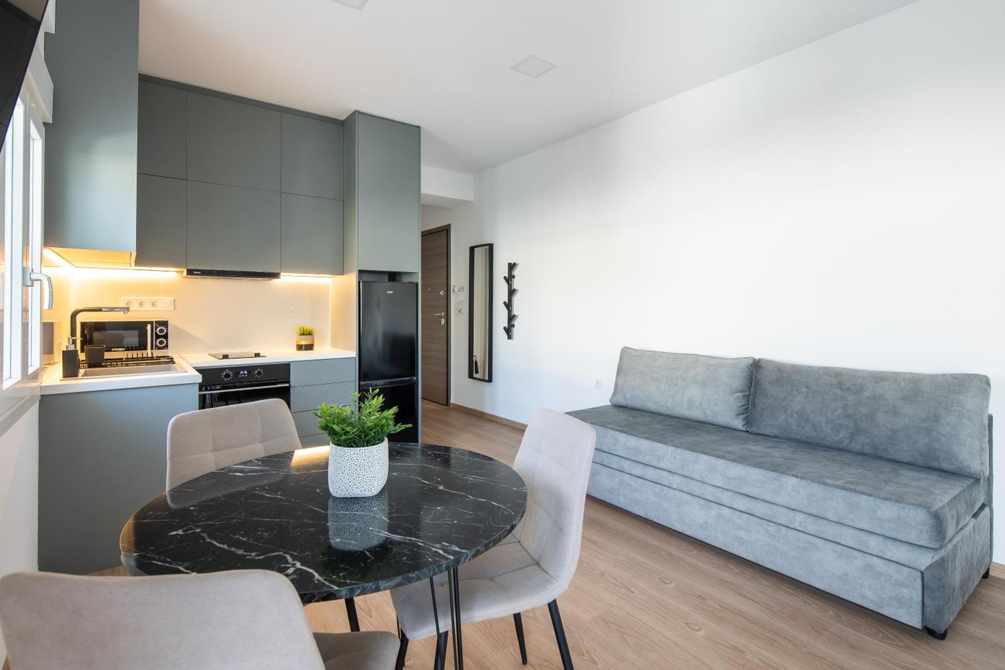 Boutique Studios Near Airport Палини Екстериор снимка