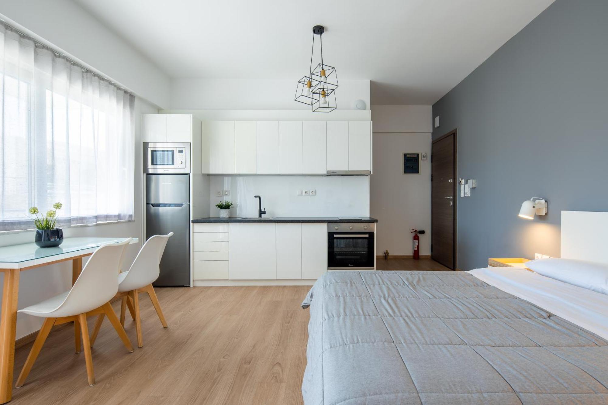 Boutique Studios Near Airport Палини Екстериор снимка