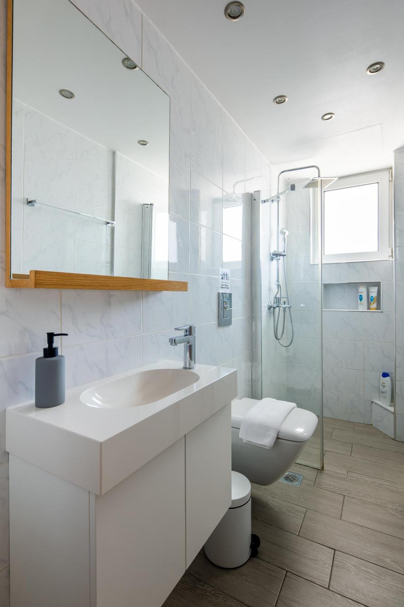 Boutique Studios Near Airport Палини Екстериор снимка