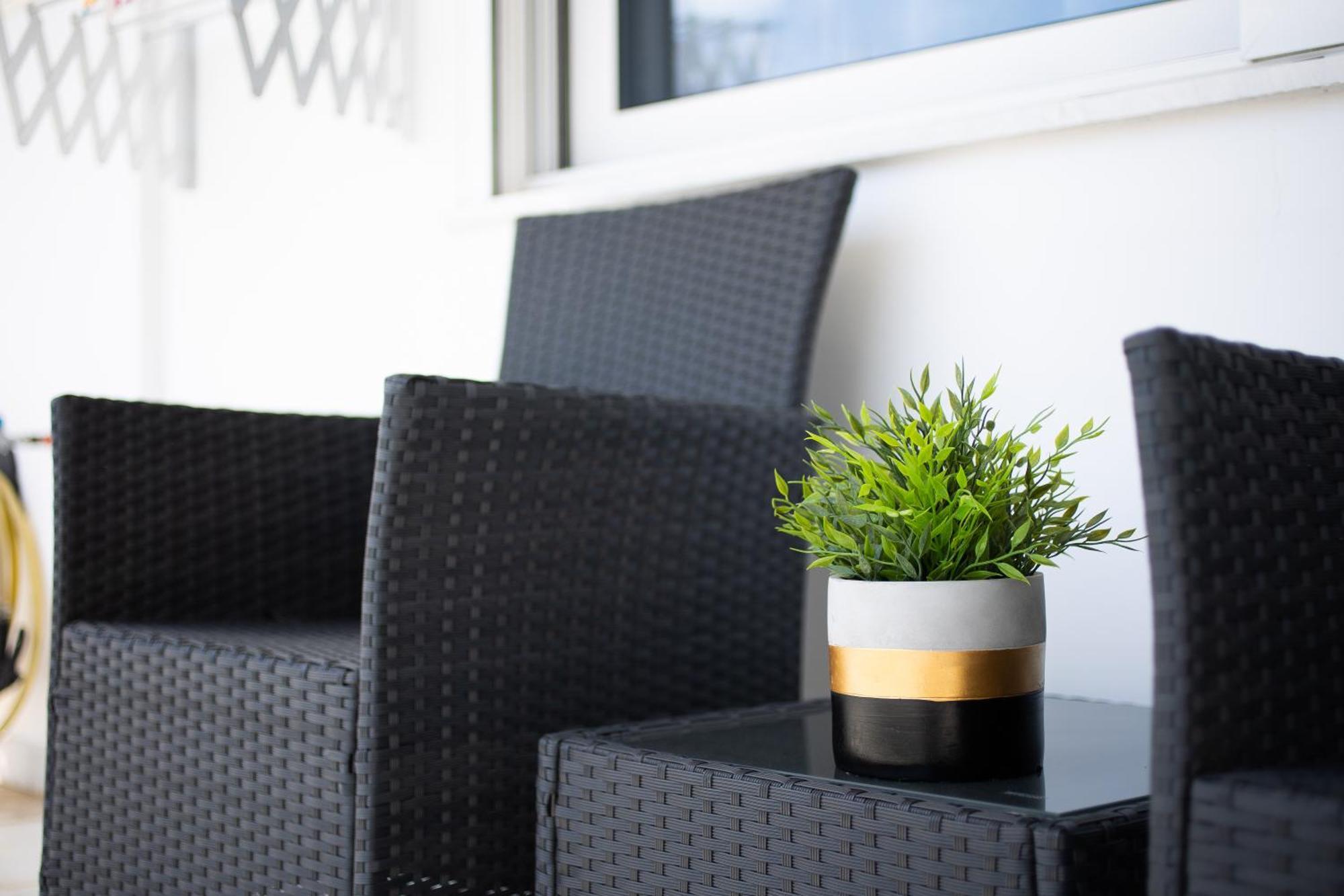 Boutique Studios Near Airport Палини Екстериор снимка