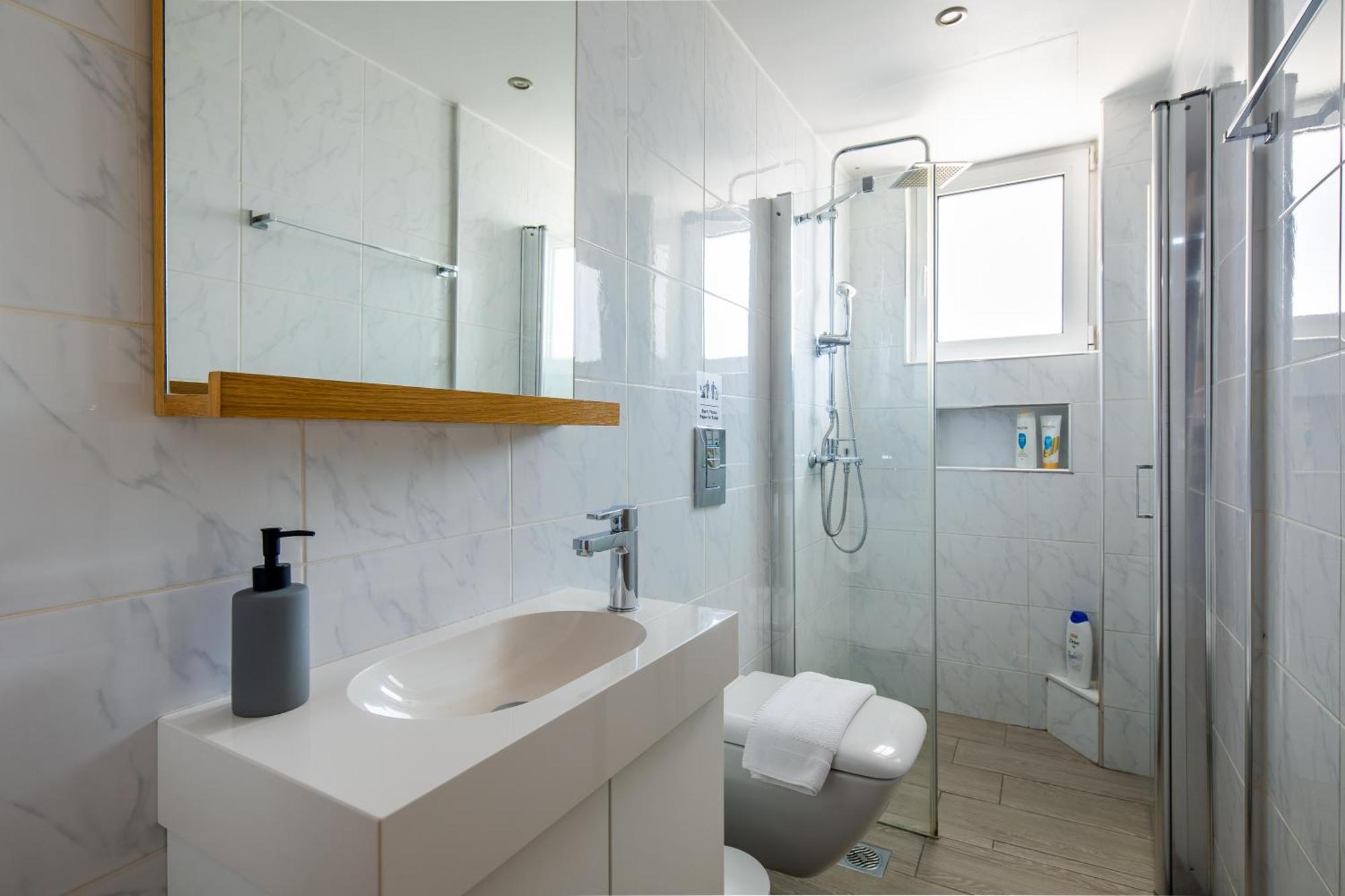 Boutique Studios Near Airport Палини Екстериор снимка